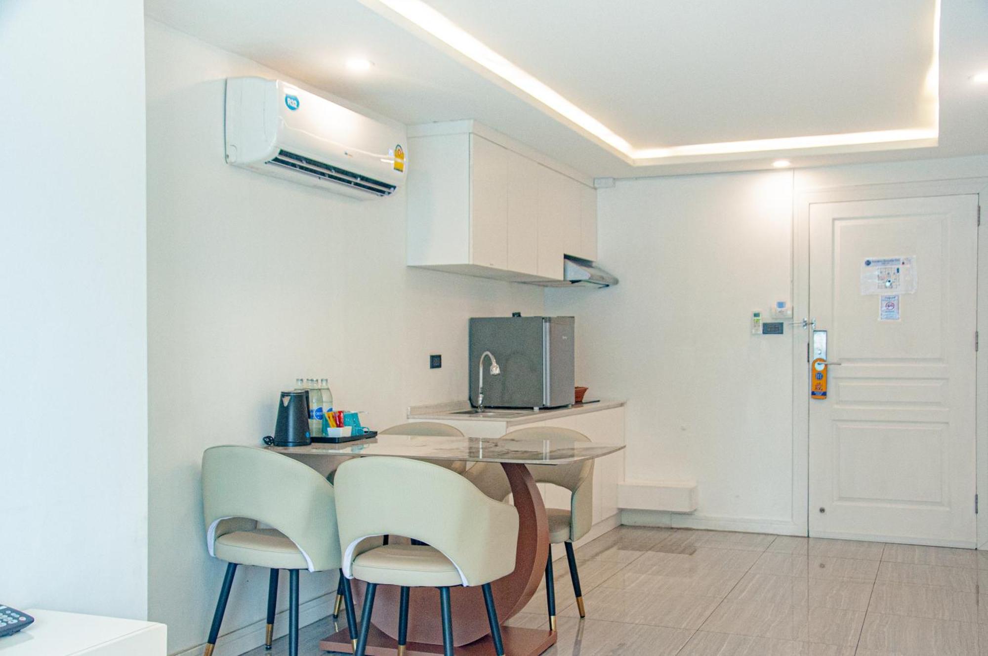 Ht9 Hotel Pantai Jomtien Luaran gambar