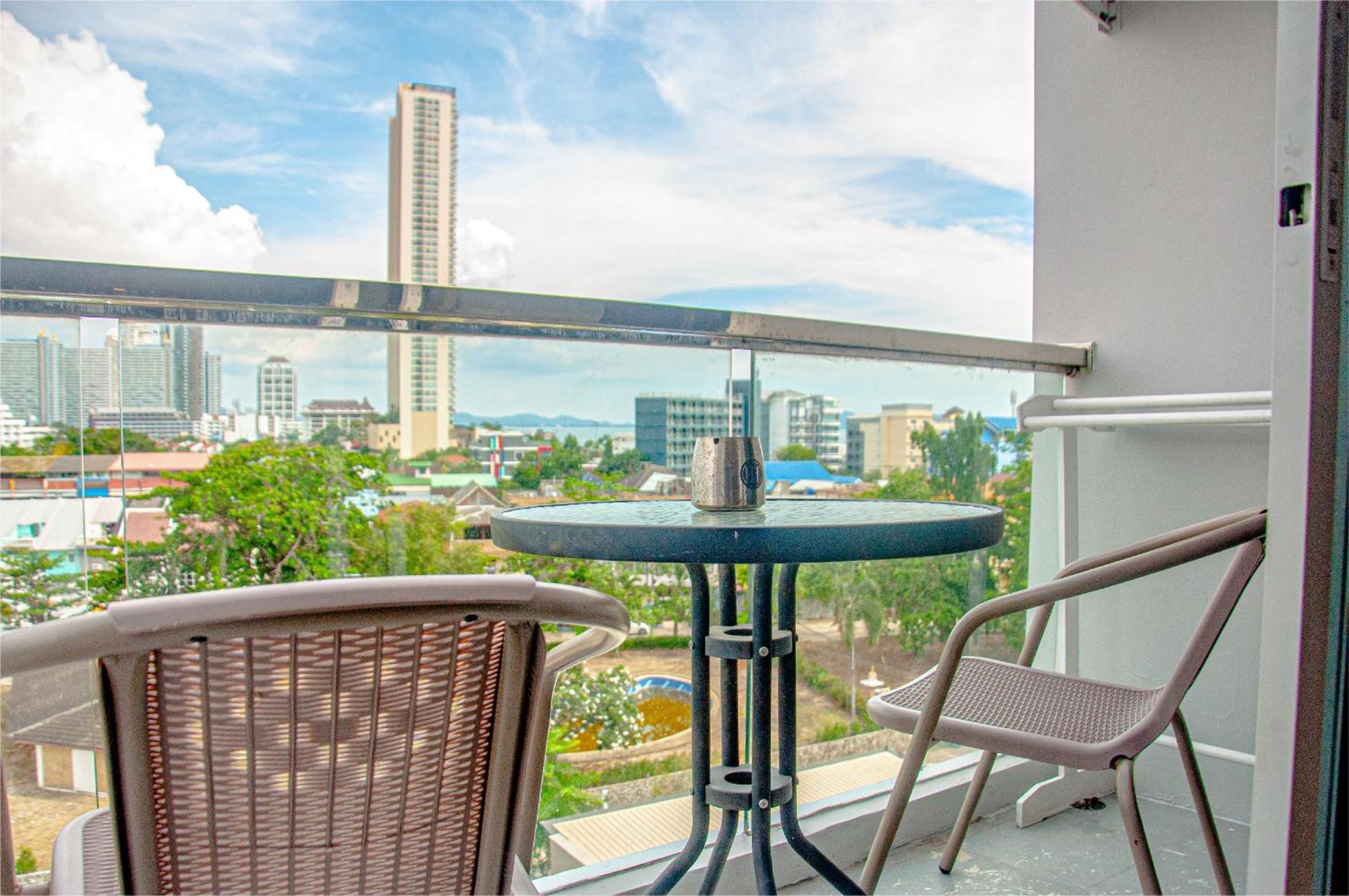 Ht9 Hotel Pantai Jomtien Luaran gambar